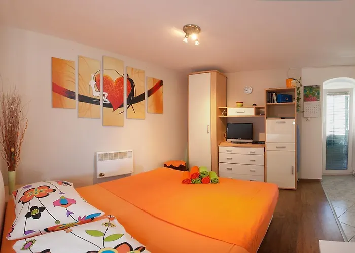 Old Town St Luke With Sunny Terrace Near Riva